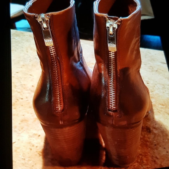 VINCE CAMUTO•Ankle Boot sz 10 SOLD ON TITLE - Picture 3 of 13